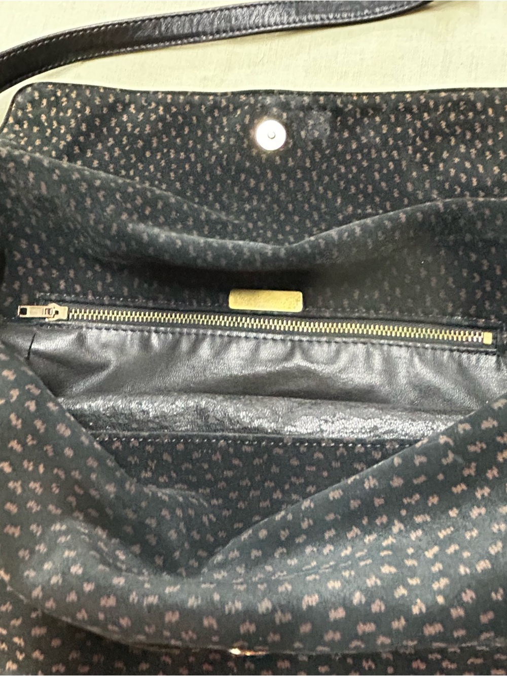 Vintage Bagheera Black Suede purse - Picture 5 of 9